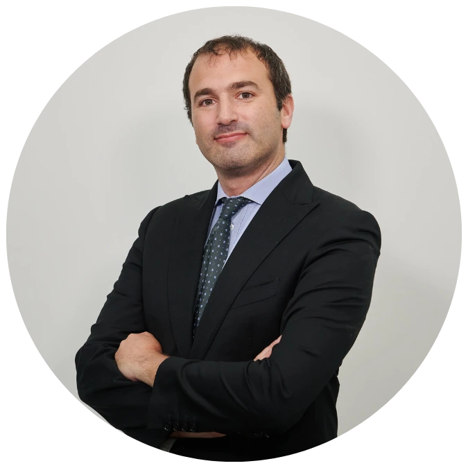 Dr. Alessandro Stucchi, chirurgo ortopedico specializzato nella spalla e nella traumatologia